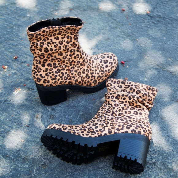 NEW🔥 Leopard Ruched Booties Med Heel Low Platform - Picture 7 of 8